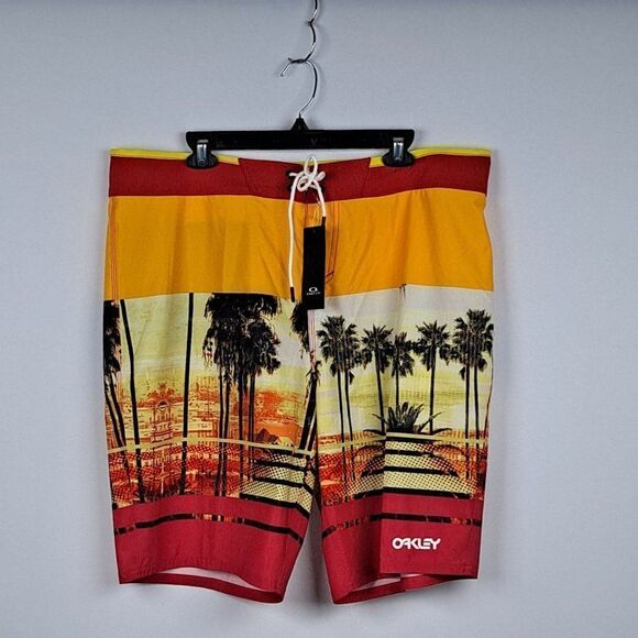 Oakley Mens Board Shorts NWT - Picture 1 of 10
